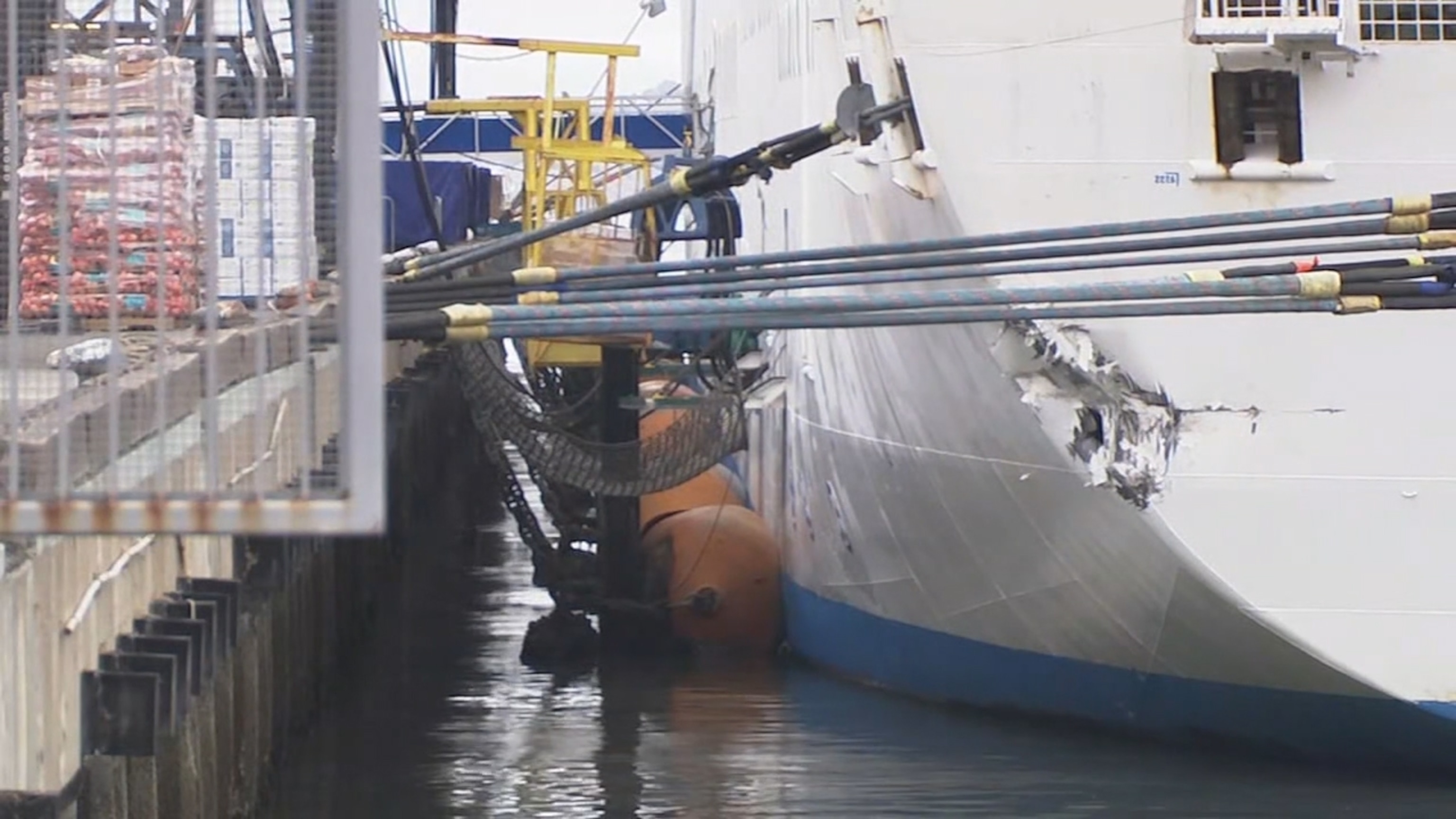 cruise ship hits pier 27