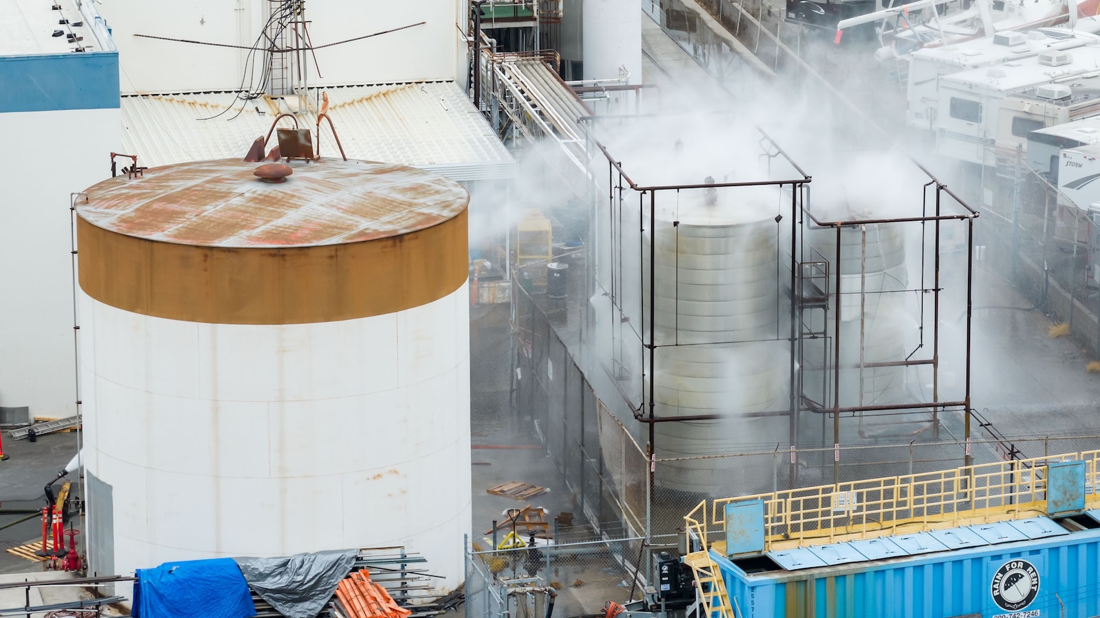 Southern California chemical tank has a crack that could possibly lower risk of explosion