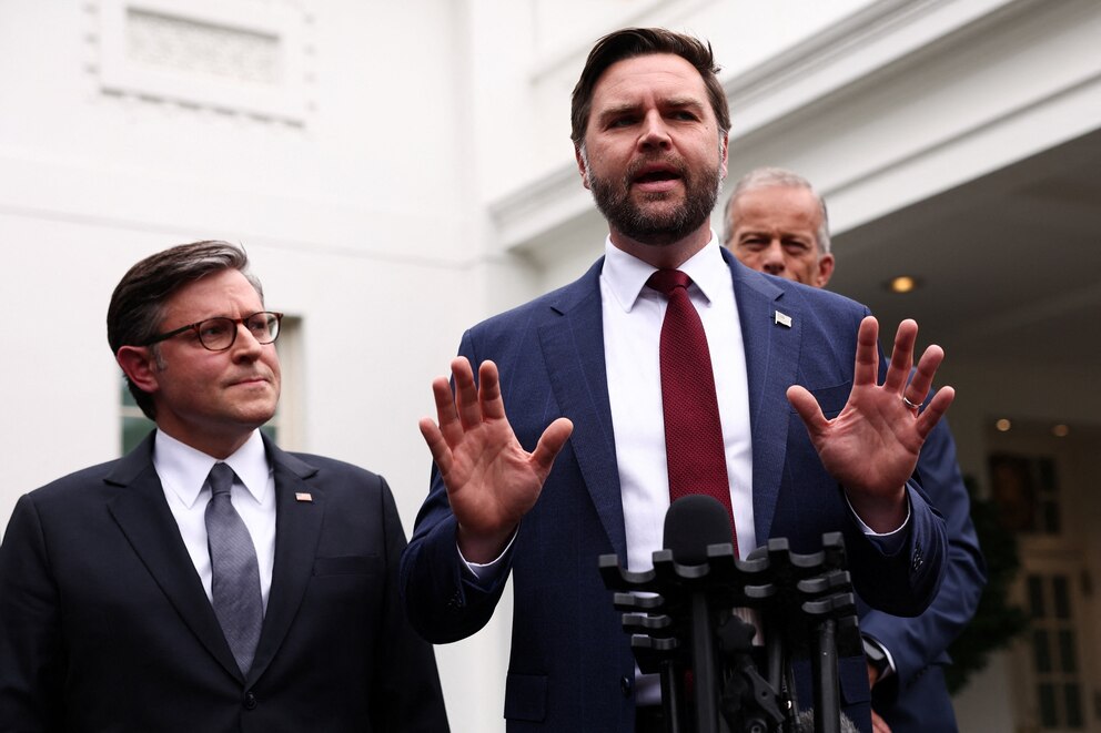 PHOTO: Congressional leaders and President JD Vance address members of the media outside the West Wing at the White House in Washington, Monday, Sept. 29, 2025, in Washington.