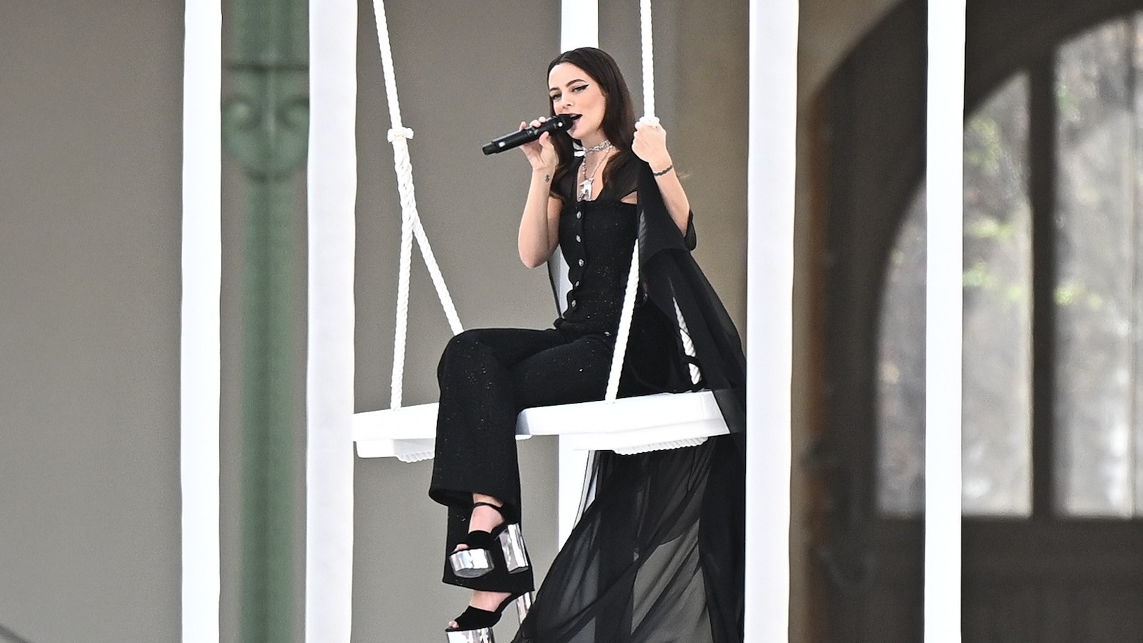 Riley Keough performs Prince's 'When Doves Cry' at Chanel show in Paris:  Watch here - ABC News