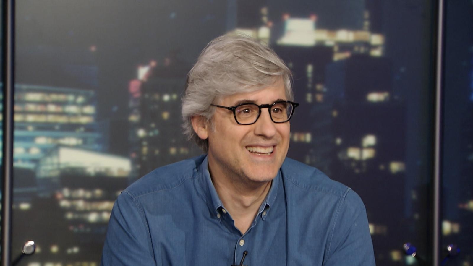 Mo Rocca profiles late-in-life triumphs in new book 'Roctogenarians - How Tall Is Mo Rocca? CBS Correspondent's Height Revealed