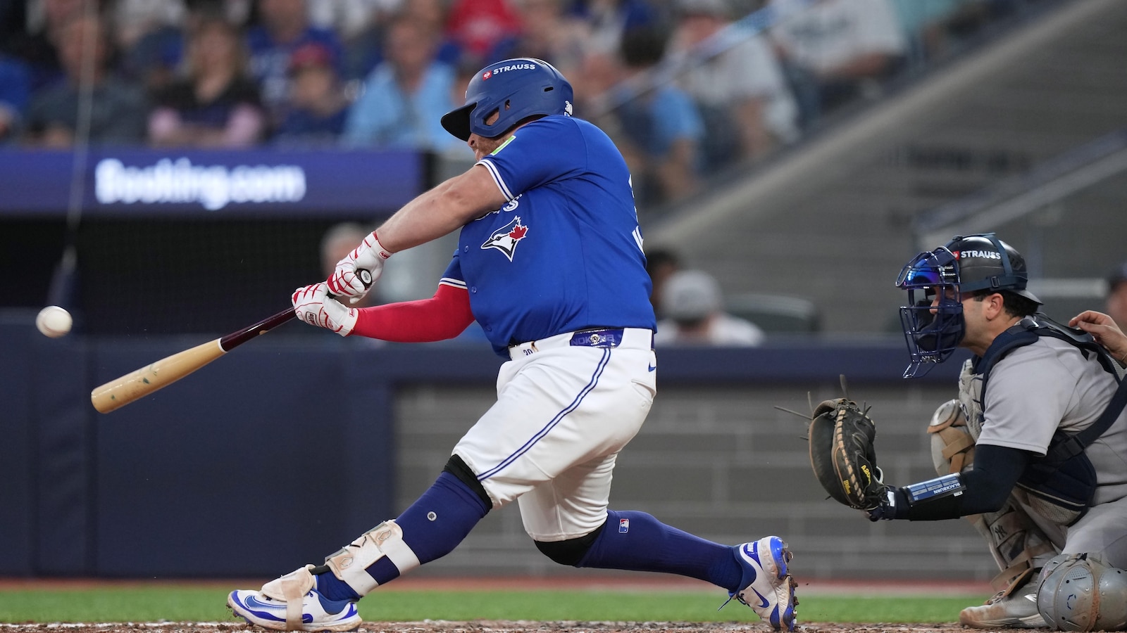 Blue Jays Win First Postseason Game in Nine Years, Defeat Yankees 10-1