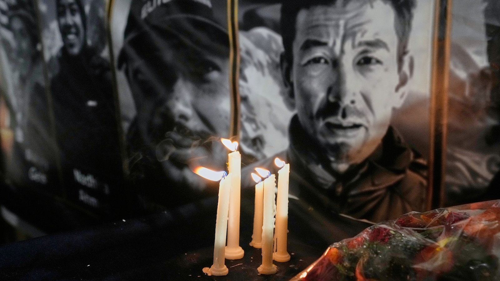 Бдение на свещи в Исламабад почитат 10 алпинисти, загинали на Броуд Пик