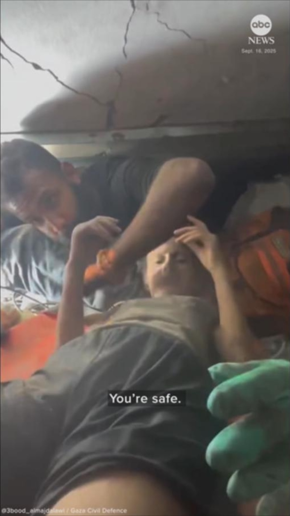 NextImg:Video Rescuers pull 10-year-old girl from rubble of Gaza building