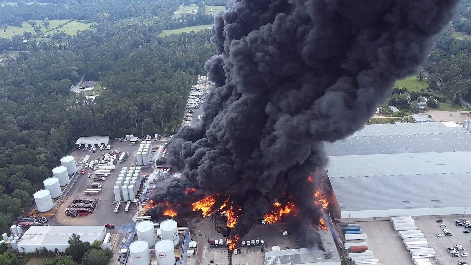 Explosion Forces 1-Mile Evacuations in Roseland Louisiana