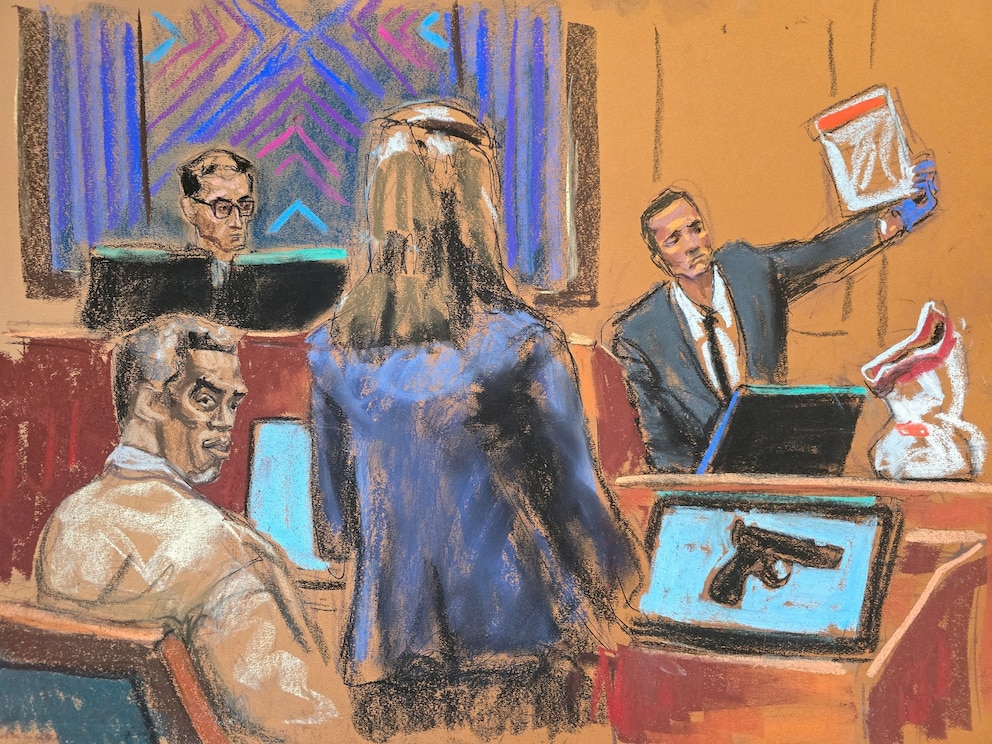 PHOTO: Homeland Security Investigations Special Agent Gerard Gannon holds up bullets in an evidence bag during questioning by Assistant Attorney Mitzi Steiner at Sean "Diddy" Combs' sex trafficking trial in New York City, May 21, 2025.