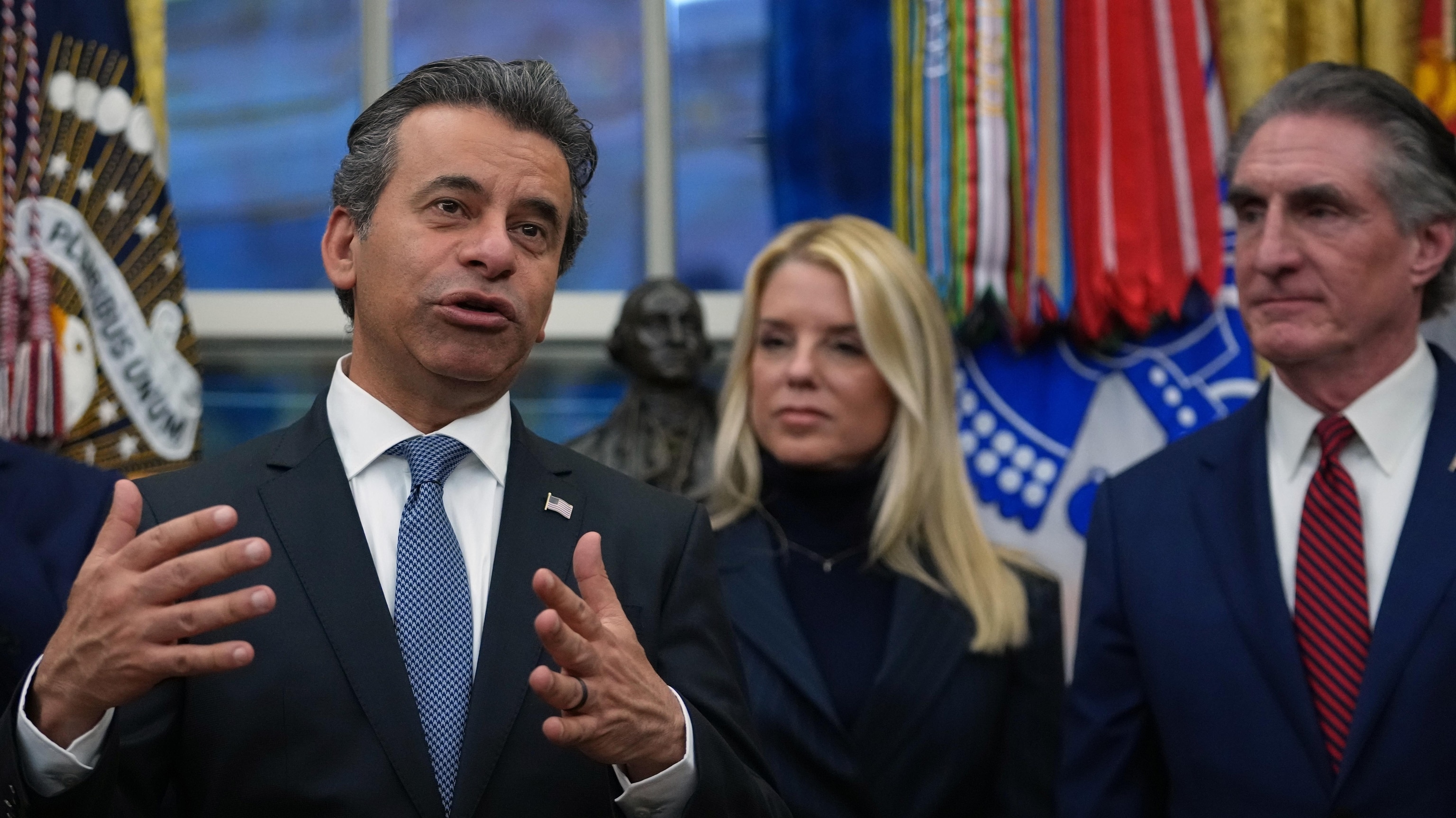 FDA will drop two - study requirement for new drug approvals , aiming to speed access