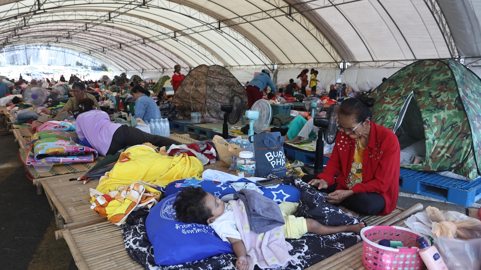 Тайланд и Камбоджа възобновиха битките за оспорвана територия само месеци