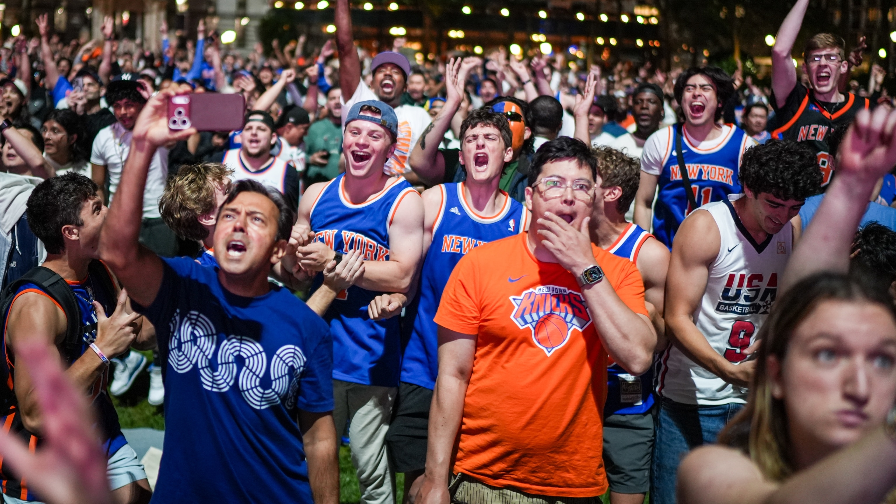 Knicks fever is colliding with World Cup buzz , and New York soccer bars are trying to juggle both