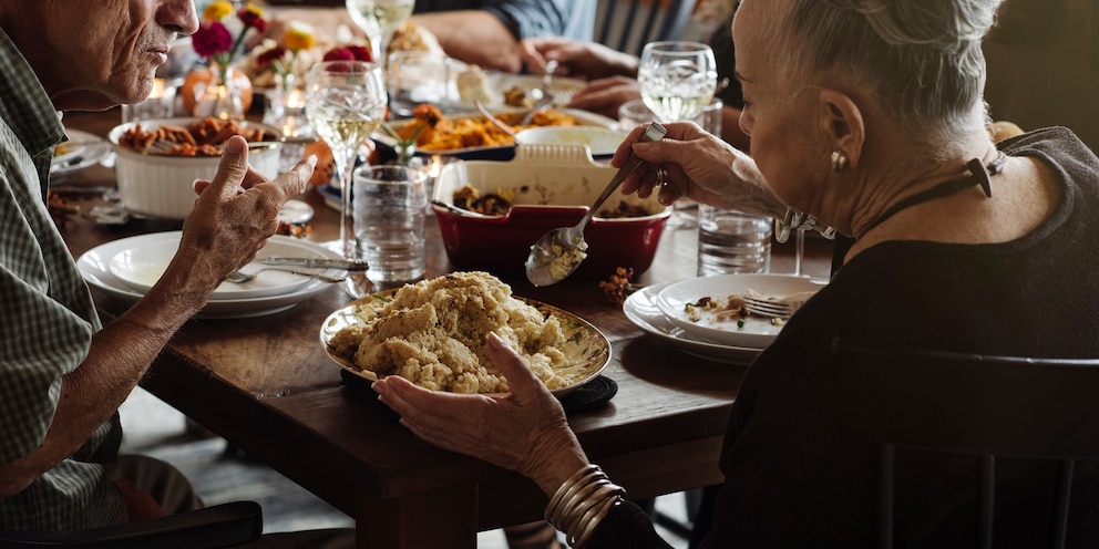 PHOTO: People celebrate thanksgiving in an undated stock photo.
