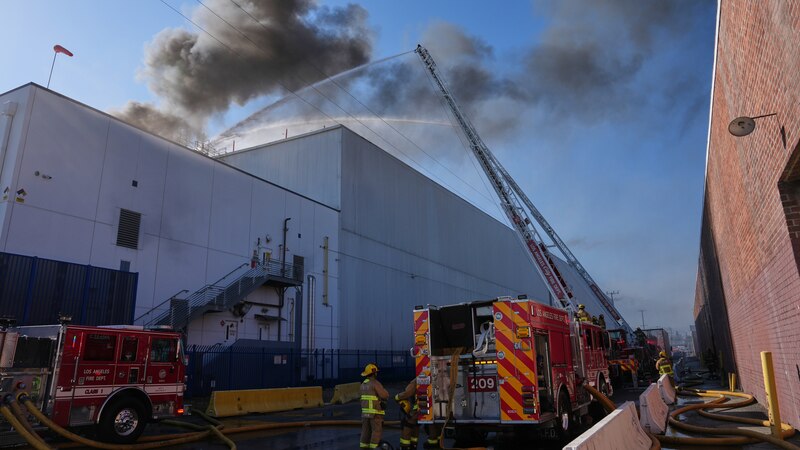 Shelter-in-place Ordered After Los Angeles Warehouse Fire