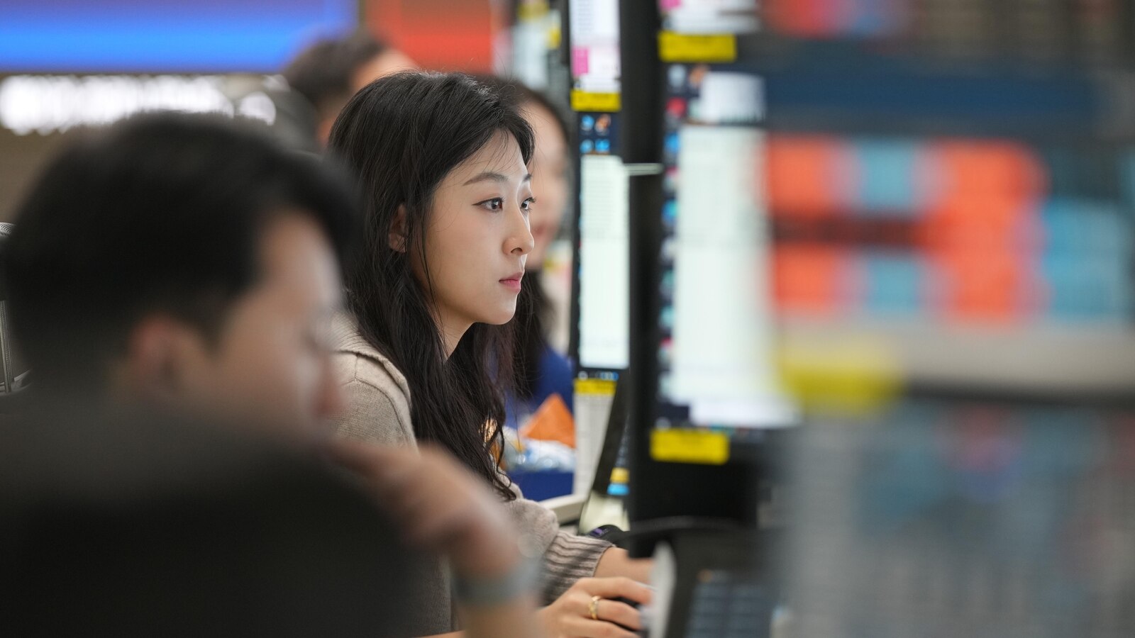 Asian stocks fall and oil prices climb after attacks imperil the ceasefire with Iran