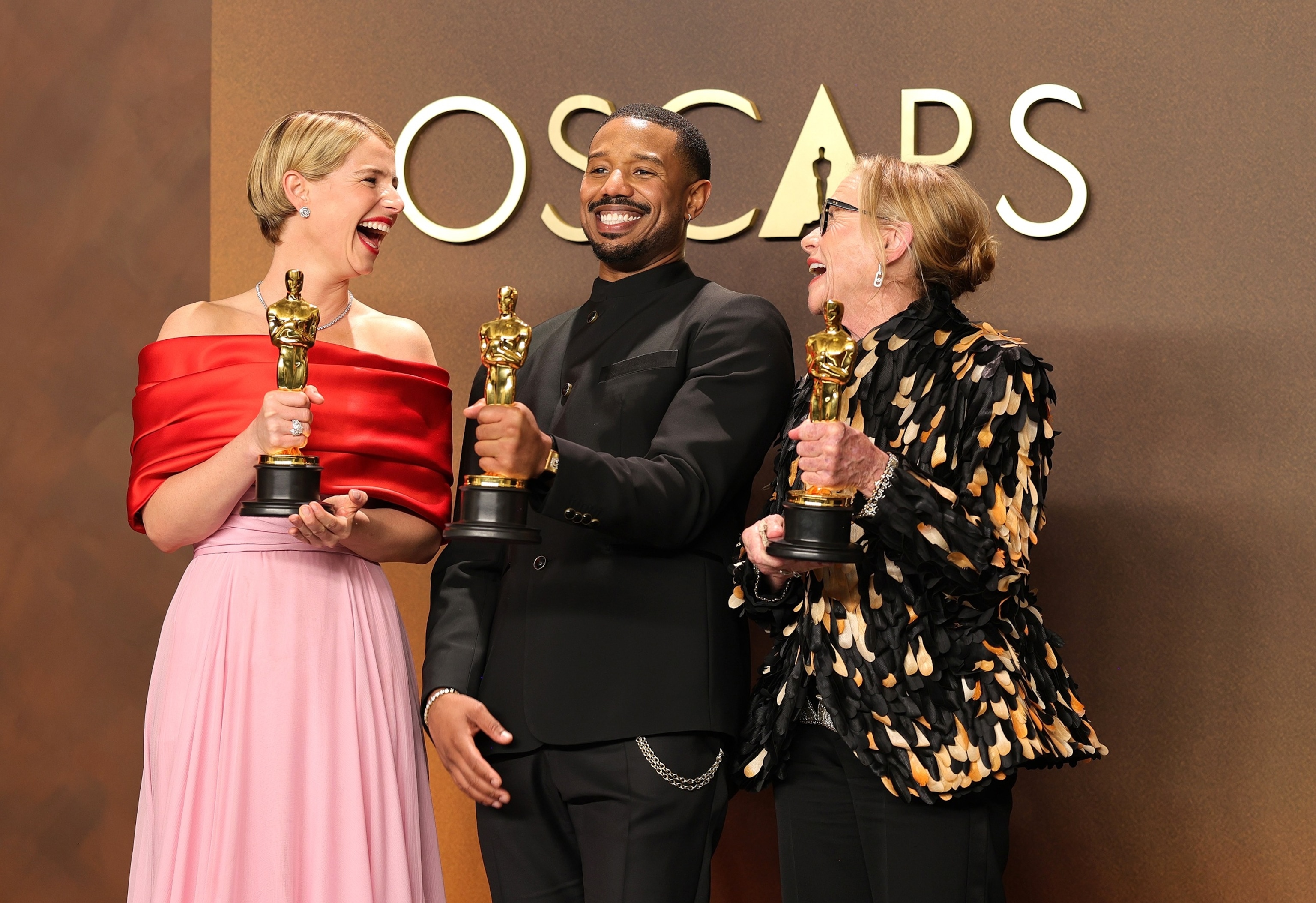 PHOTO: Jessie Buckley, Oscar winner for Best Actress in a Leading Role for 'Hamnet,' poses with Michael B. Jordan, Oscar winner for Best Actor in a Leading Role for 'Sinners' at the 98th Academy Awards, March 15, 2026 in Hollywood, Calif.