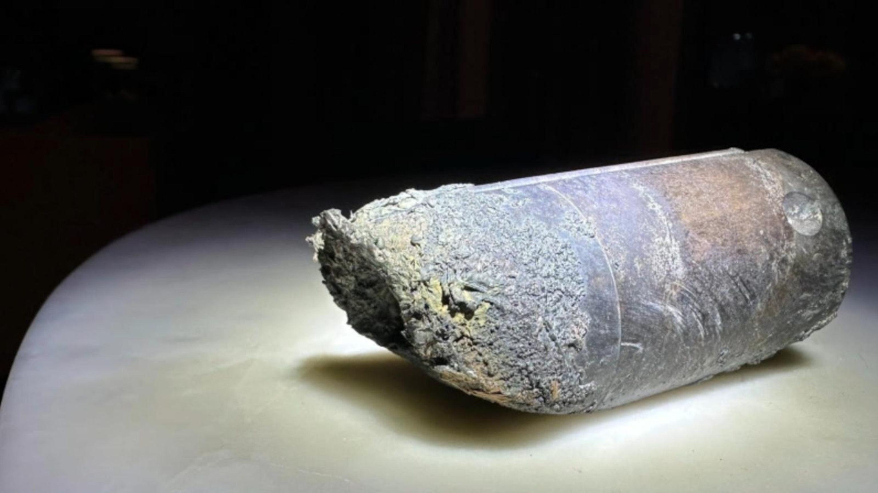 nabe190 MALFORMED / Confinement of＋3枚 NASA confirms International Space Station object crashed through