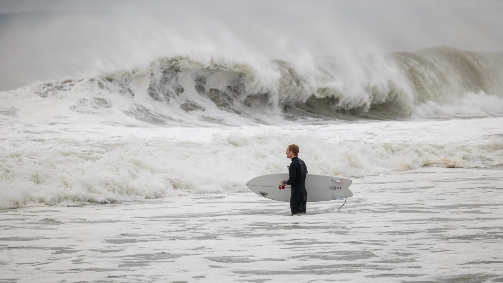Coverage image for: Nor'easter brings strong winds, coastal flooding and high waves to East Coast