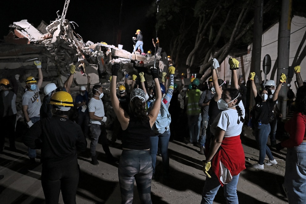 PHOTO: COLOMBIA-EARTHQUAKE-AFTERMATH