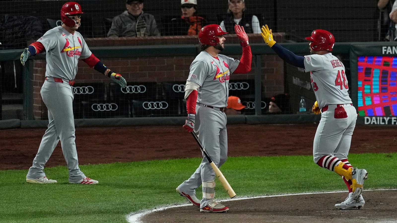 Herrera hits tying 2-run homer in big fifth for St. Louis as Cardinals hold off Giants 6-5