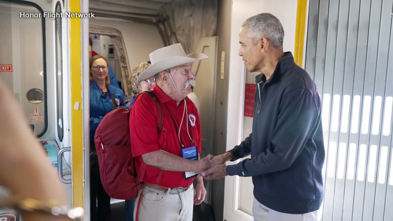 Obama surprises veterans on flight to DC with special Veterans Day salute