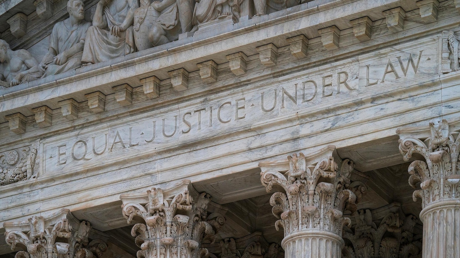 Homicide rate declines sharply in dozens of US cities, a new report shows Homicide rate declines sharply in dozens of US cities, a new report shows