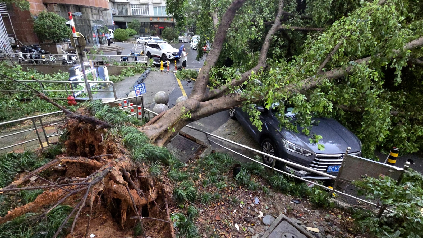 Tropical storm causes some flooding in eastern China