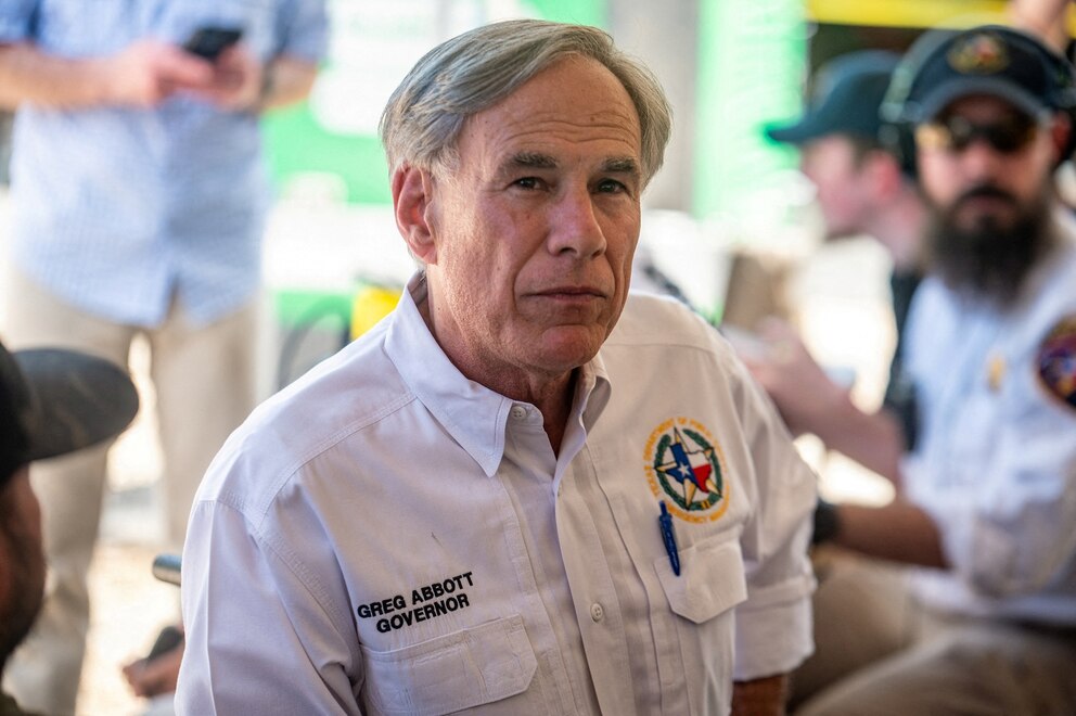 PHOTO: Governor Abbott gives updates after deadly flooding