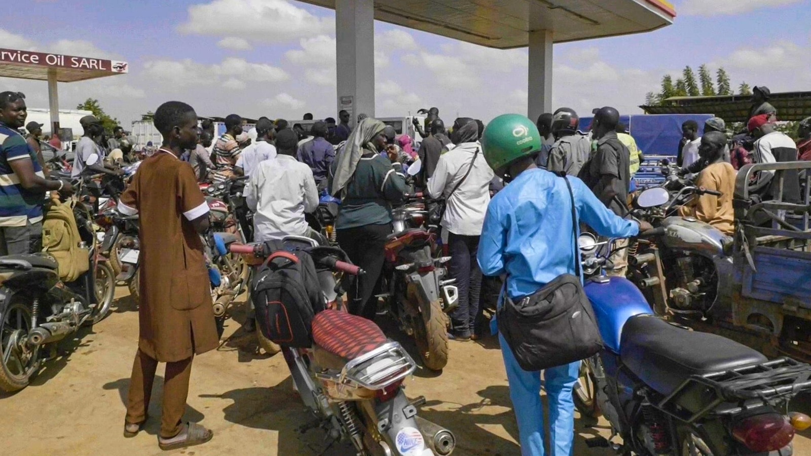  Mali closes schools due to fuel scarcity as militants enforce blockade
