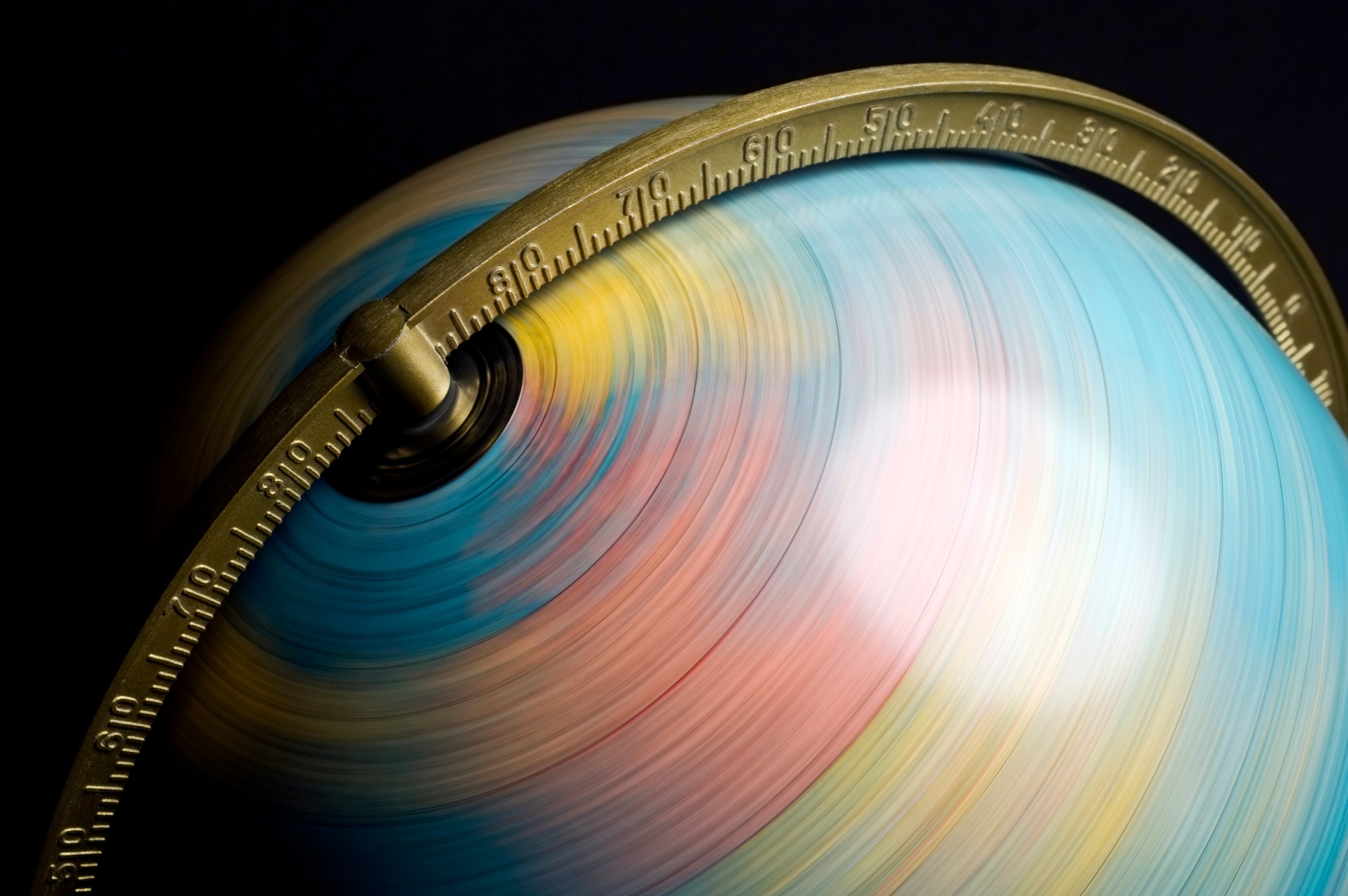 PHOTO: Spinning Globe