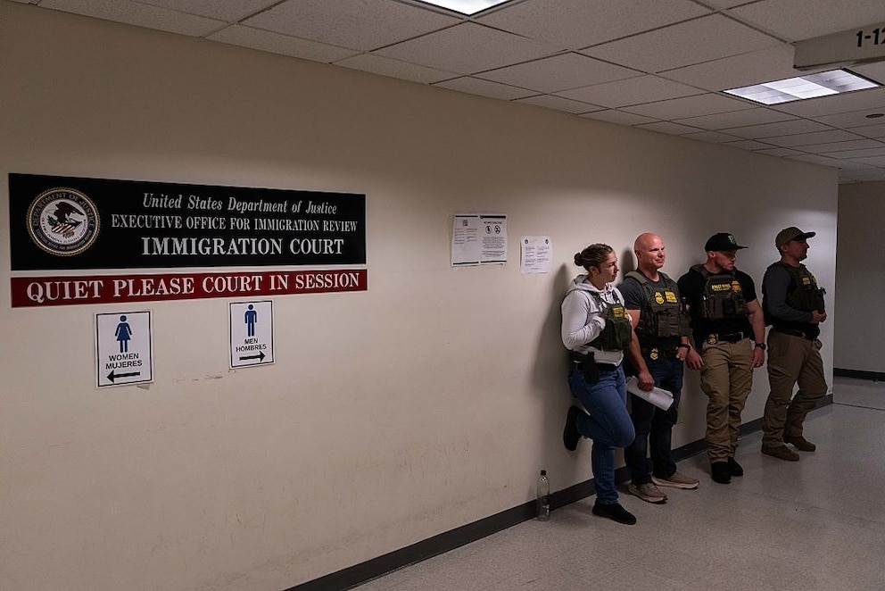 PHOTO: ICE Detains Immigrants Inside New York City Courthouses