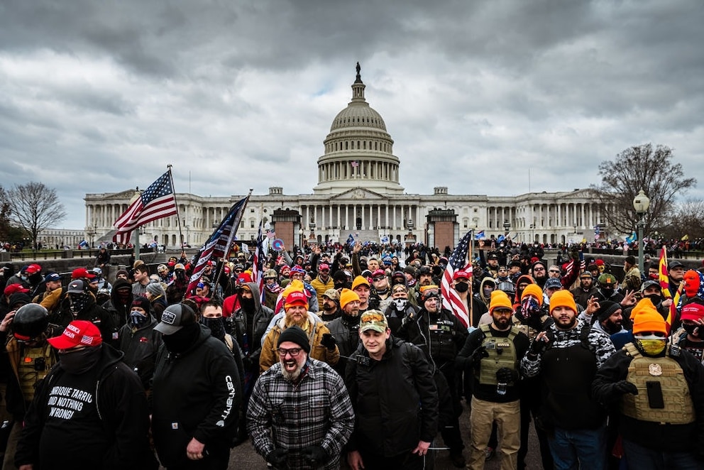 PHOTO: Trump Supporters Hold "Stop The Steal" Rally In DC Amid Ratification Of Presidential Election