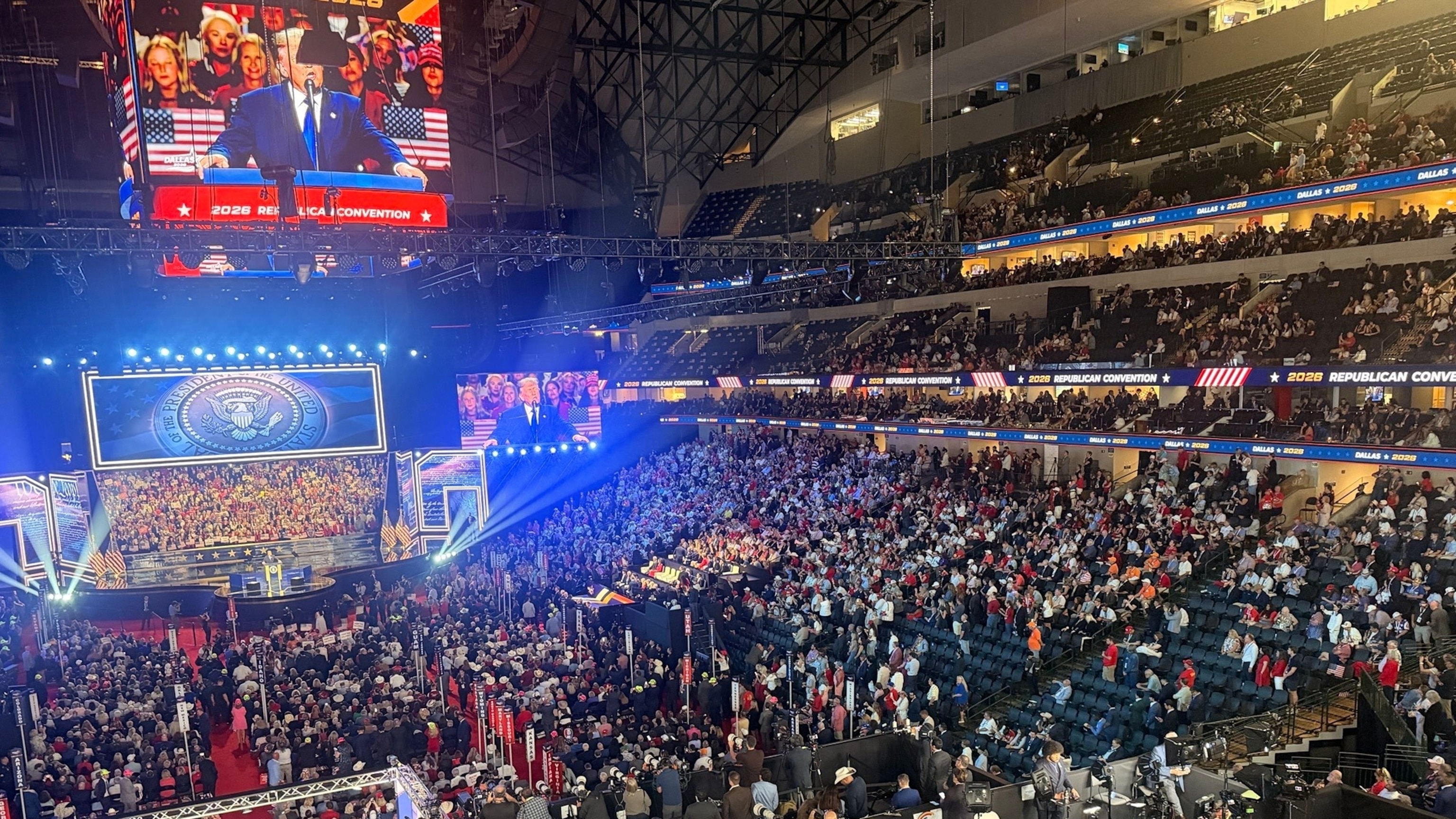 GOP midterm convention live updates: Trump directs crowd in a pledge to  himself - ABC News