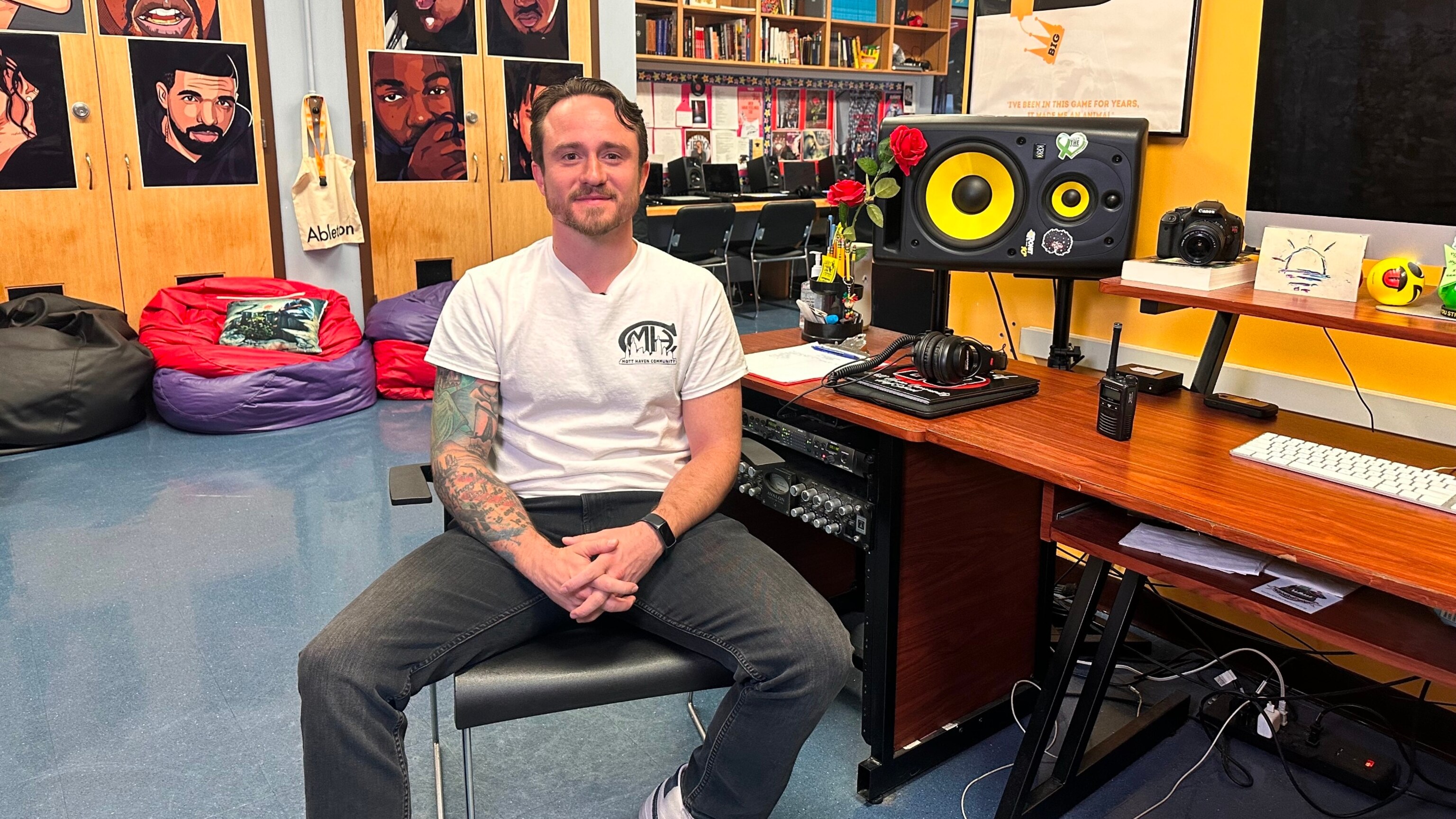 洋楽 consolidated hiphop industrial Can hip-hop music save lives? This social worker in the Bronx