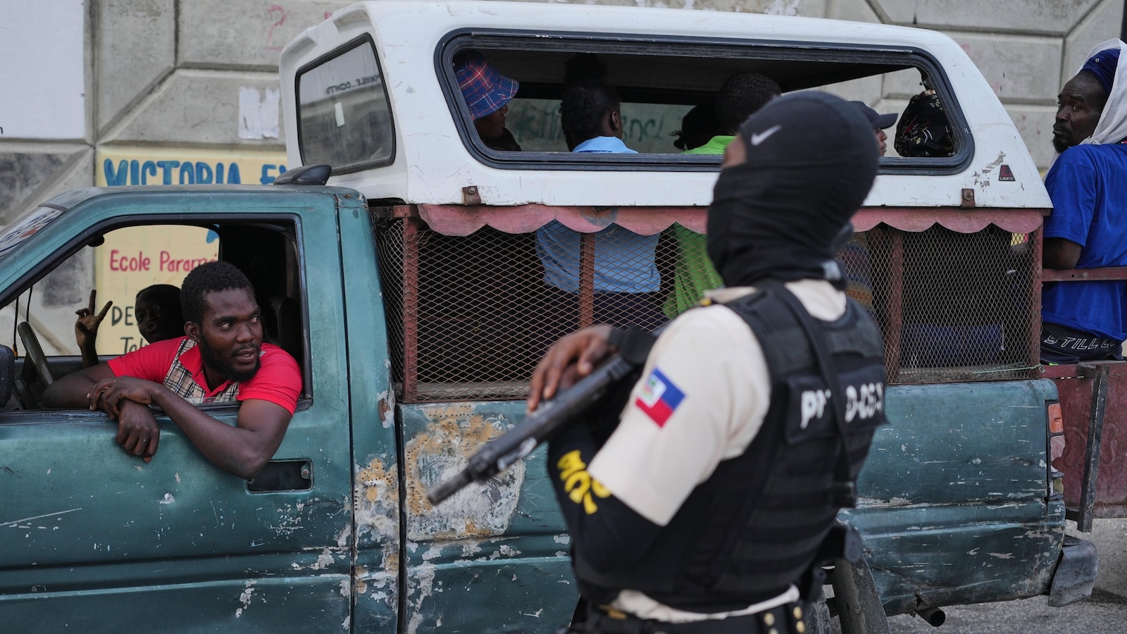 Central Haitian town descends into fire and bloodshed from gang warfare