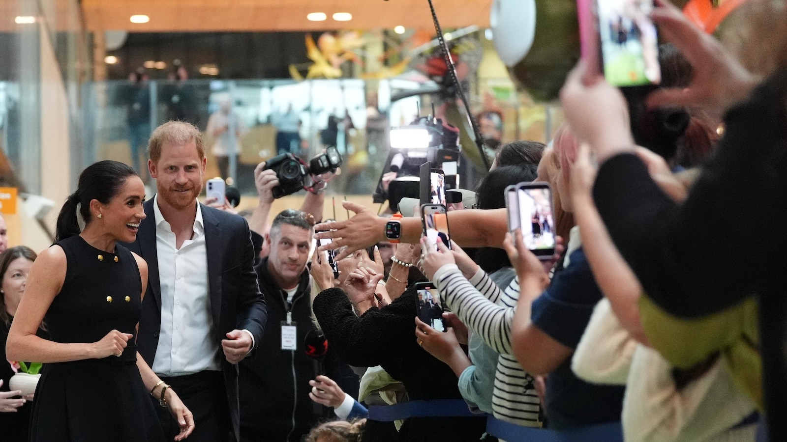 قام الأمير هاري وميغان بزيارة منخفضة المستوى وممولة من القطاع الخاص إلى أستراليا