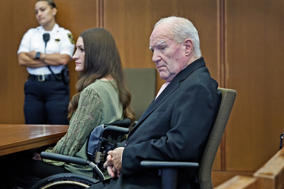 PHOTO: Kevin Reddington, defense attorney for Lindsay Clancy, and Lindsay Clancy look on as Judge William Sullivan instructs the jury to continue deliberating, in Plymouth, Massachusetts, on Sept. 4, 2026.