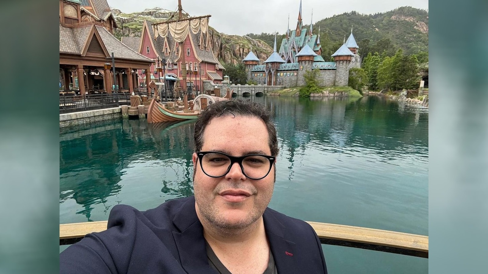 Josh Gad Visits World of Frozen at Hong Kong Disneyland
