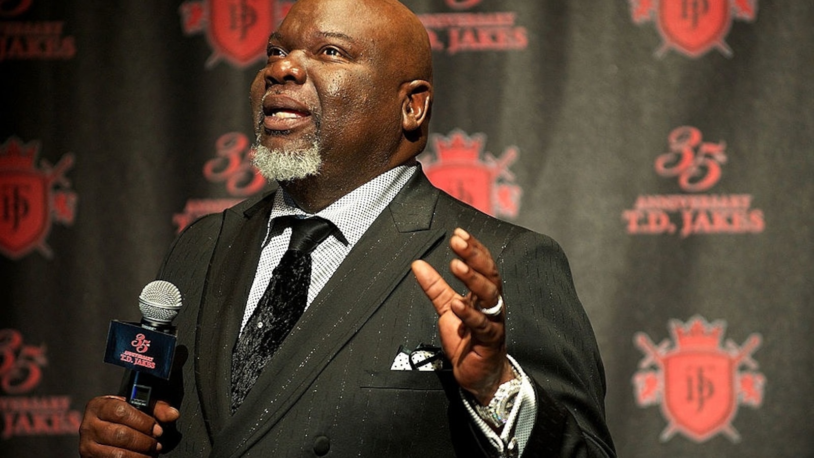Bishop T.D. Jakes underwent emergency surgery after health incident