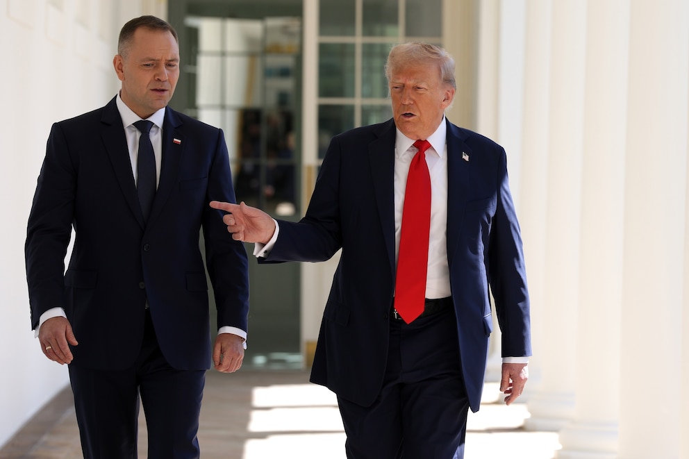 PHOTO: President Trump Meets With Visiting Polish President Karol Nawrocki At The White House