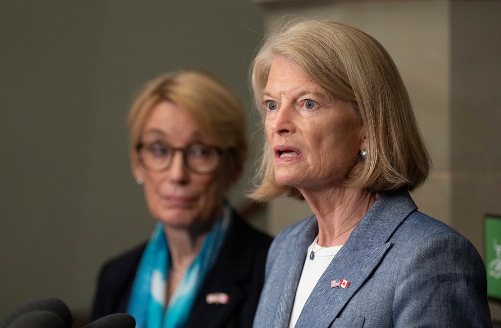 PHOTO: Canada US Senators