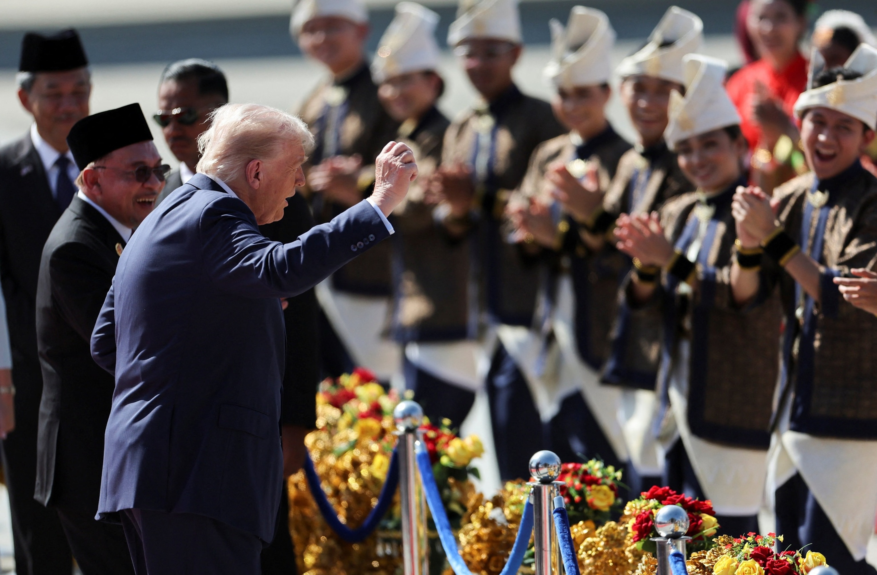 Foto: Presiden AS tiba di Kuala Lumpur untuk menghadiri KTT ASEAN ke-47