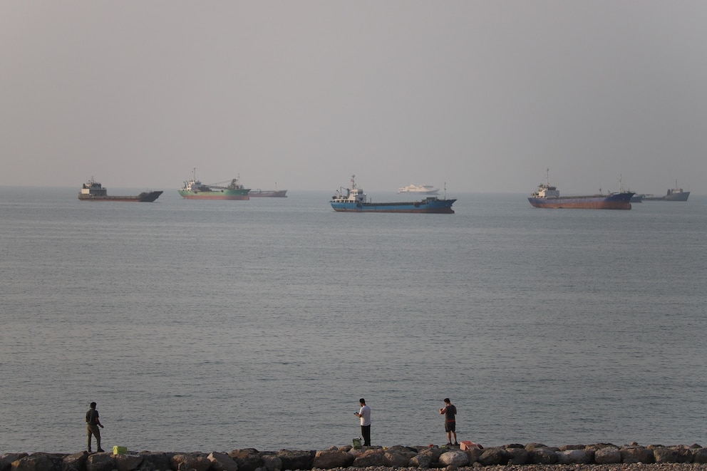PHOTO: Vessels in the Strait of Hormuz near the beach of Bandar Abbas