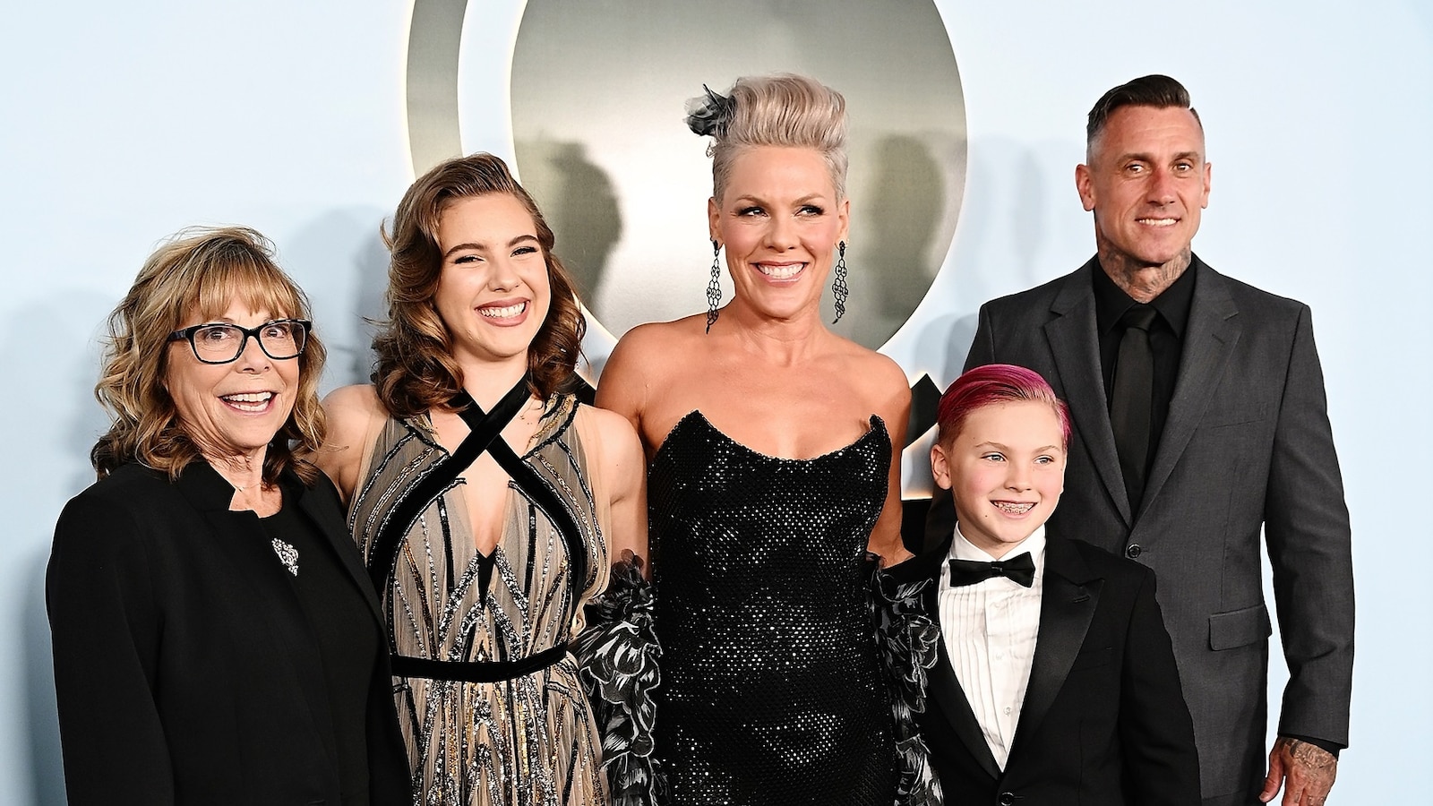 Pink kicks off Tony Awards as 1st time host with family by her side