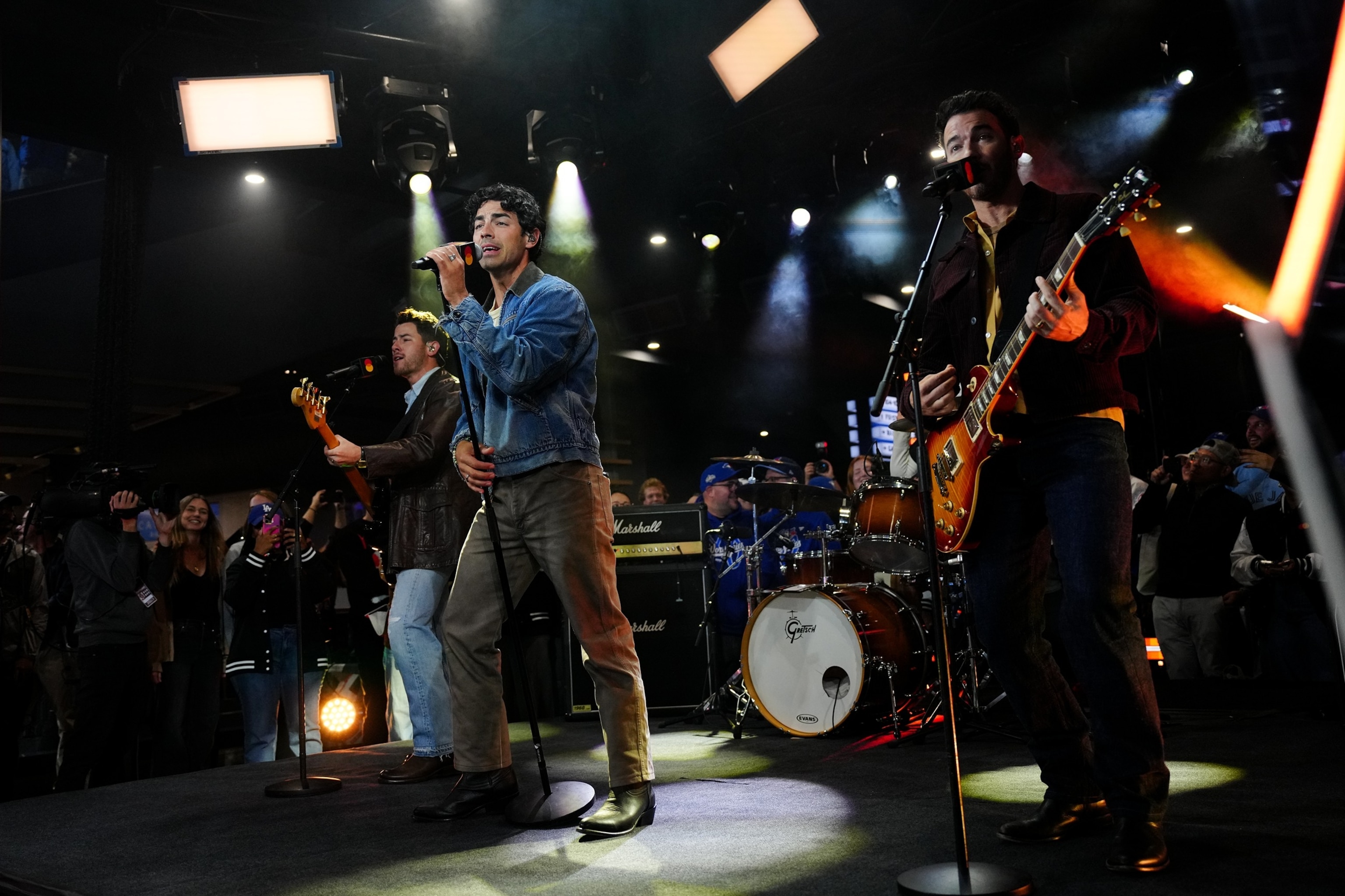 Joe Jonas responds to backlash over Jonas Brothers' World Series