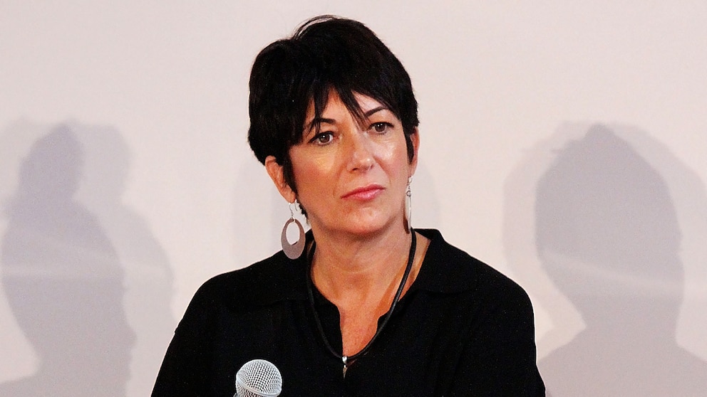 What Ghislaine Maxwell told deputy AG about former President Bill Clinton - ABC News What Ghislaine Maxwell told deputy AG about former President Bill Clinton - ABC News