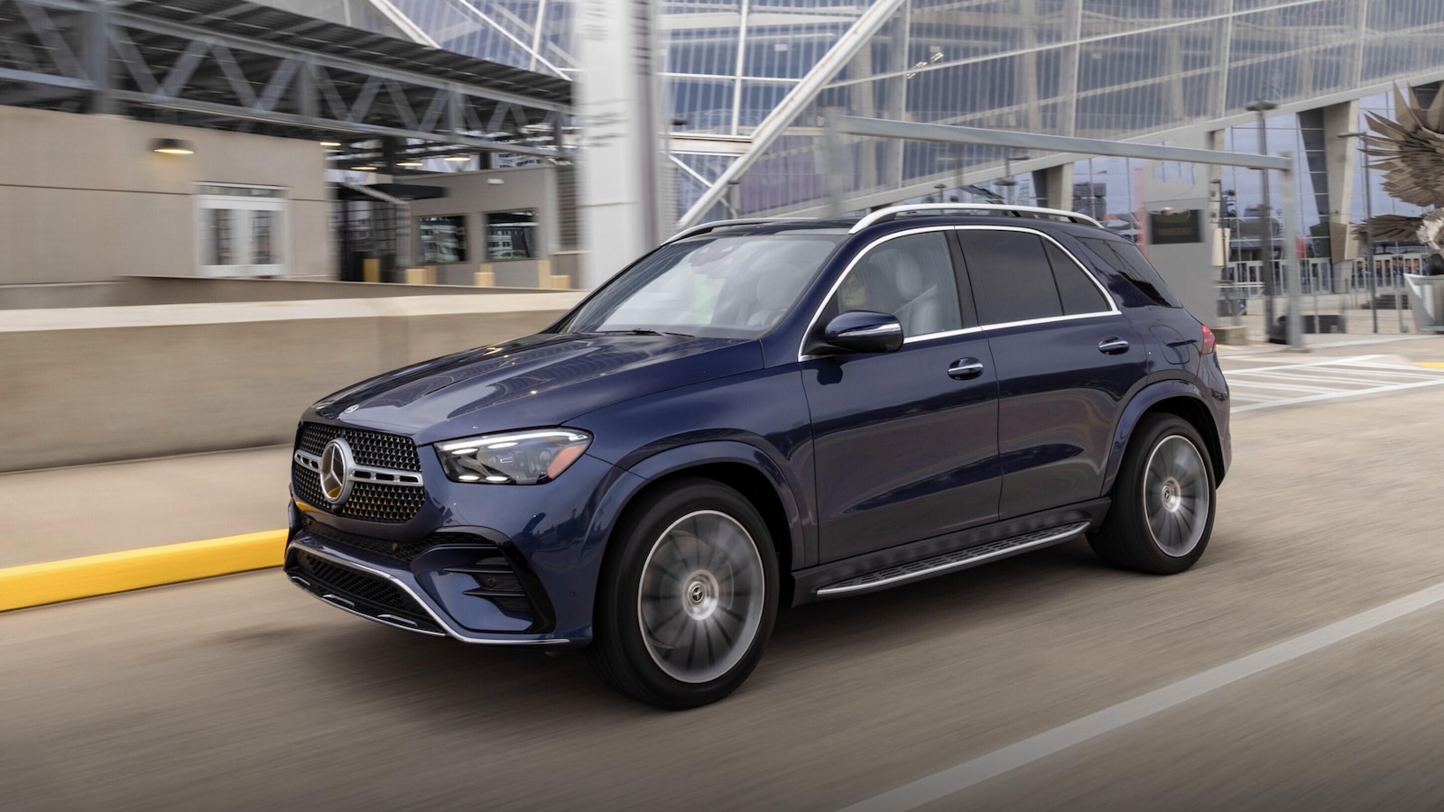Edmunds tests the BMW X5 and Mercedes GLE seeking the better luxury plug-in SUV