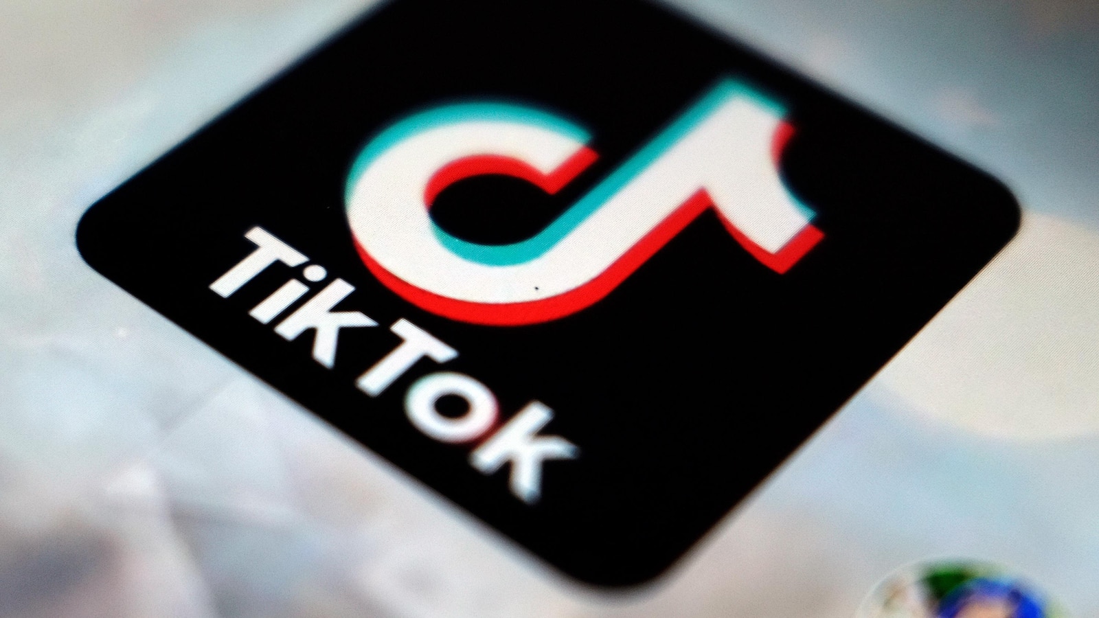 Trump reveals Murdochs and Dell could potentially take part in TikTok deal