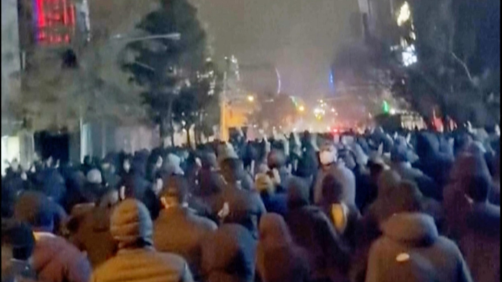 Протестите оспорващи теокрацията в Иран достигнаха границата от две седмици