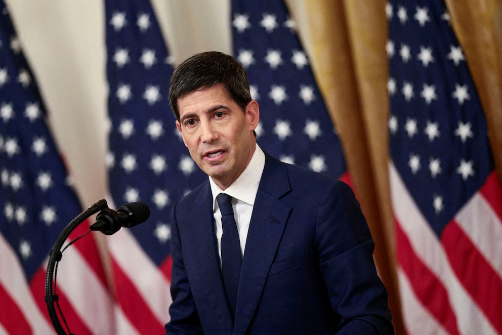 PHOTO: FILE PHOTO: Swearing-in ceremony for incoming Federal Reserve Chair Kevin Warsh