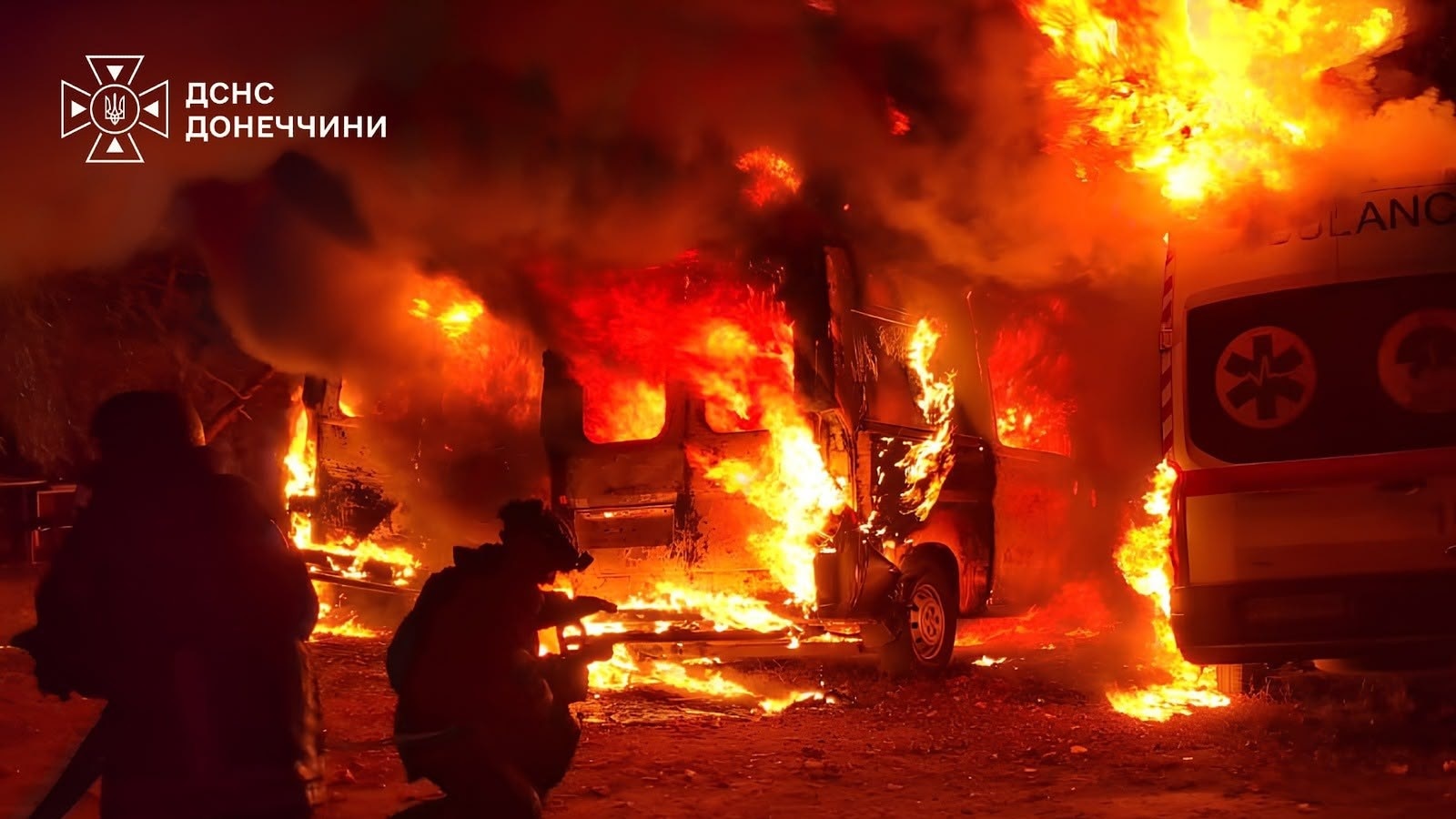 Русия казва, че близо 900 украински дрона са свалени, склад за гориво според съобщенията гори