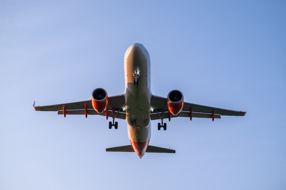 PHOTO: A commercial flight in an undated stock photo.
