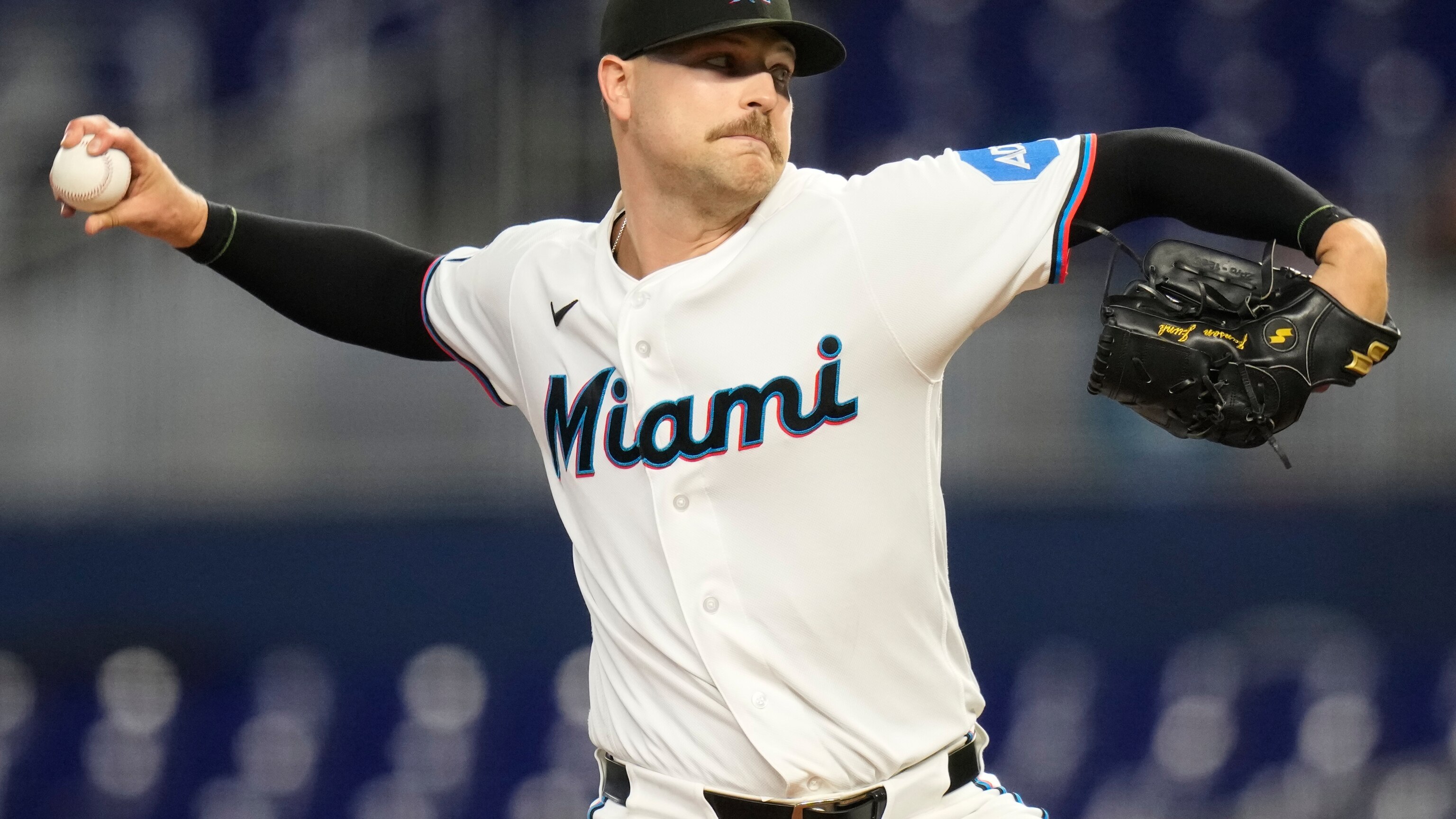 Marlins beat the Mariners 8-4 for a 3-game sweep, extending their